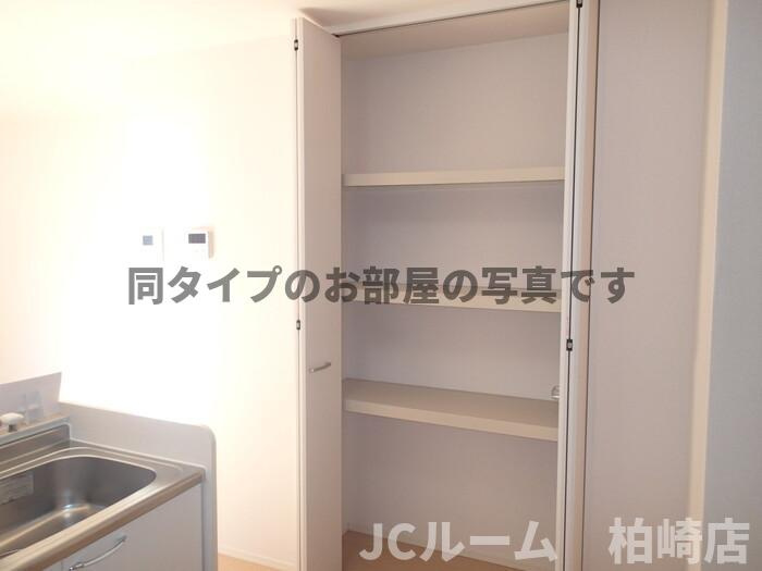 柏崎市三和町のアパートの収納