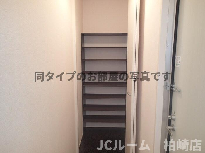 柏崎市三和町のアパートの玄関