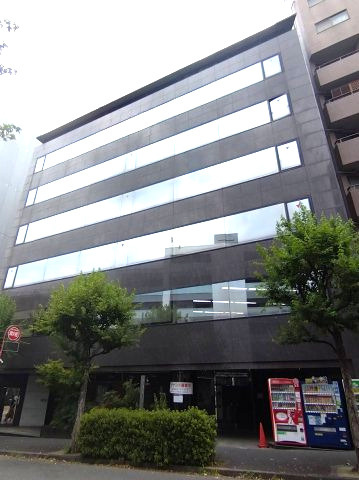 エイビスビルの外観