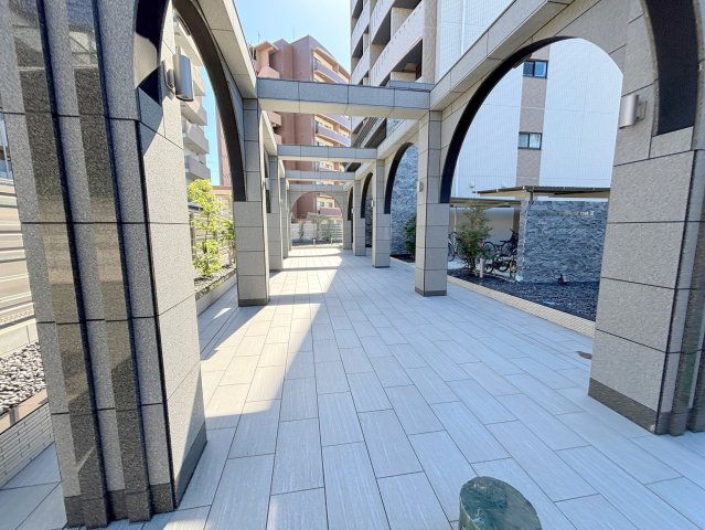 サンレムート新大阪eastⅢのエントランス