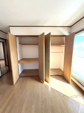 廿日市市四季が丘３丁目　中古住宅の洋室|2階洋室