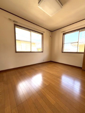 廿日市市四季が丘３丁目　中古住宅の洋室