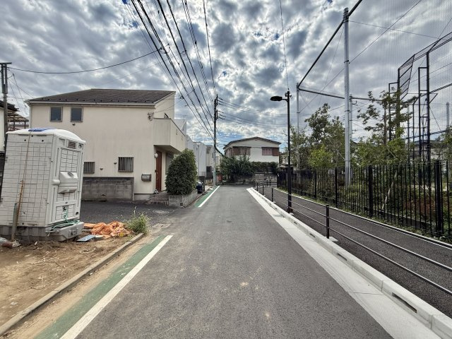 【前面道路含む現地写真】 | 新築戸建て