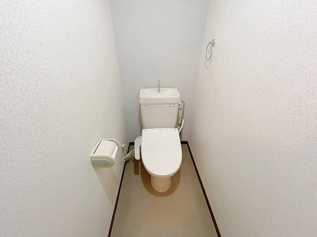 清潔感のあるトイレです