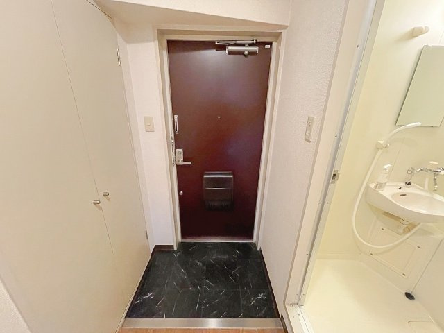 玄関は広々としています