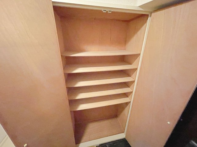 玄関横にはシューズボックスがあります