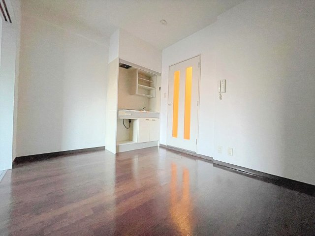 キッチンのある6帖のお部屋です