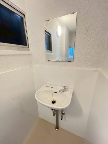 上高丸3丁目貸家の洗面所