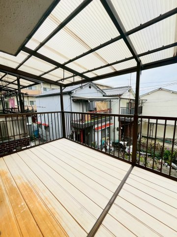 上高丸3丁目貸家のバルコニー