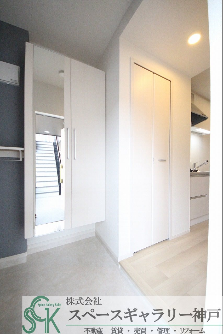 ヒカルサ明石硯町の玄関|※お部屋により仕様が異なる場合があります※