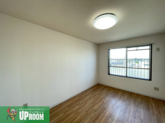 ジュネス和合の洋室