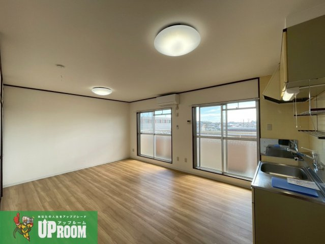 ジュネス和合の居間・リビング