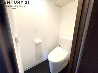 浴室内にトイレがあります☆
