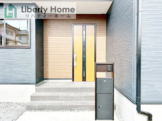 第1石岡市茨城　新築戸建のエントランス