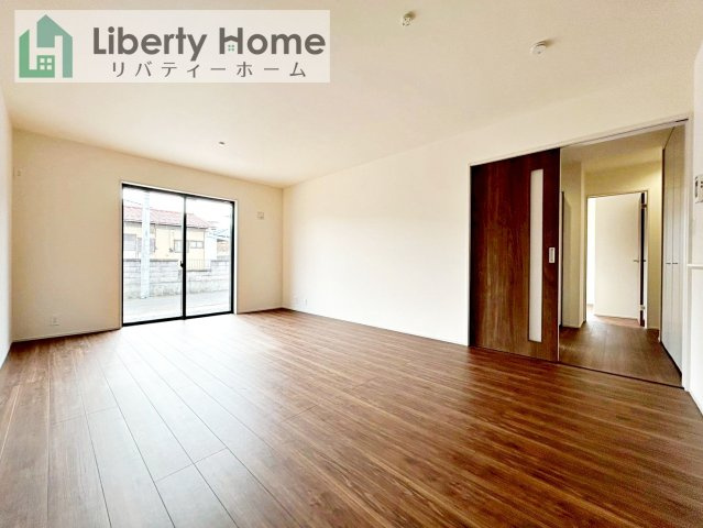 第1石岡市茨城　新築戸建の居間・リビング