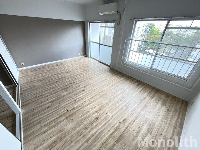 ビレッジハウス泉北栂タワーの洋室