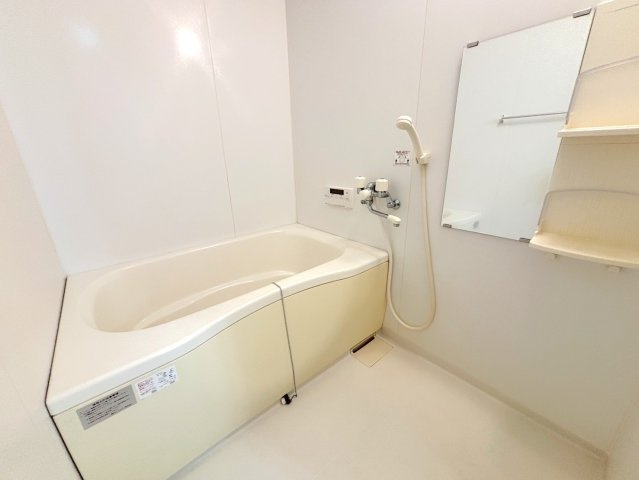 ニューヴァレイ船越　A棟の浴室