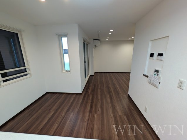 D-avance東脇の内装