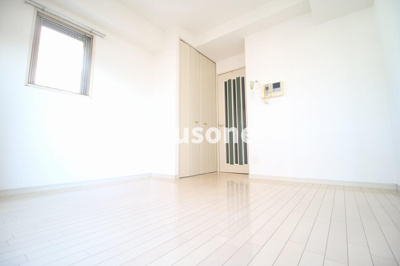 【居間・リビング】 | ジュネーゼグラン心斎橋東 | 選べる家電プランあり！！