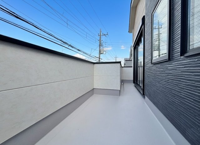 練馬区貫井4丁目 全2棟 1号棟のバルコニー|奥行きのある広々としたバルコニー
毎日のお洗濯物も快適に干すことができます