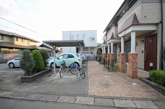 四季 悠の駐車場