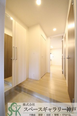 ヴィヴァレス松の内の玄関|※お部屋により仕様が異なる場合があります※