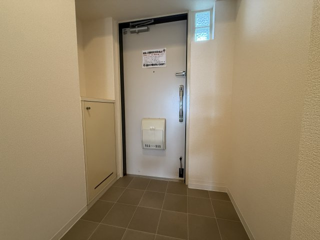 ユニライフ垂水千代が丘の玄関