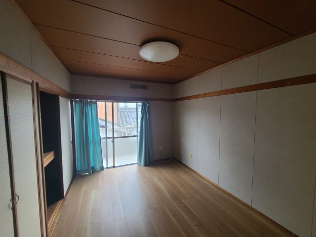 オレンジハイツの洋室|東側洋室6帖