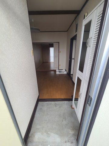 オレンジハイツの玄関
