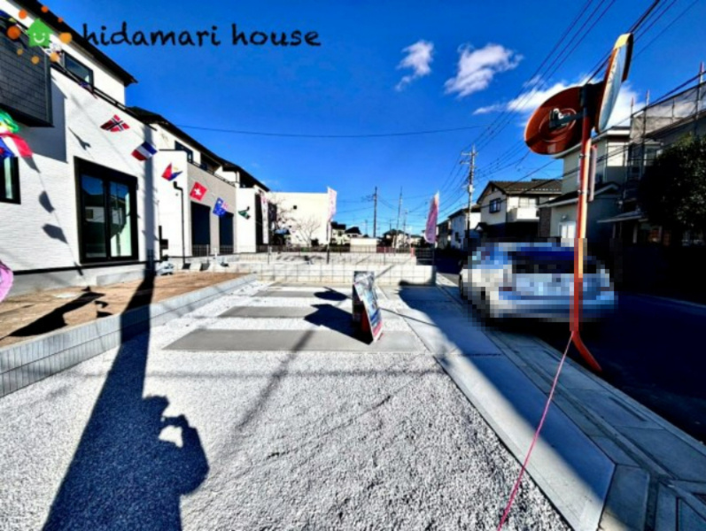 川島町伊草2期　新築戸建　グラファーレ06の駐車場