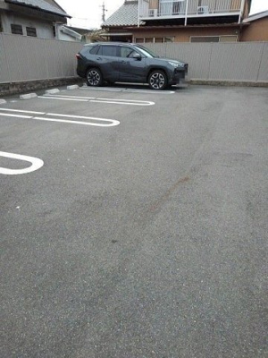 【駐車場】 | ナリッシュメゾンＣ