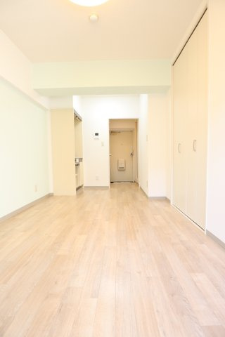 大阪市都島区都島南通２丁目の賃貸マンションの居間・リビング