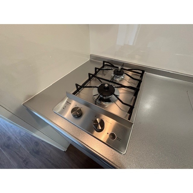 ブロード東灘深江駅前レジデンスのキッチン|2口ガスコンロ