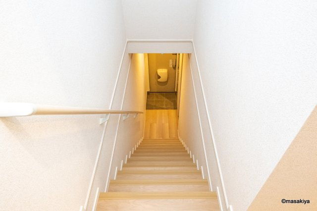 プレシャス・アイルの玄関|家賃割10％　割引期間は契約開始日より23ヶ月後の末日迄。