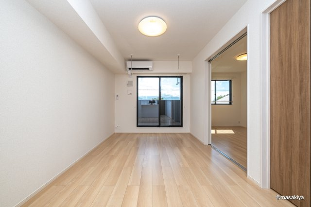 プレシャス・アイルの居間・リビング|家賃割10％　割引期間は契約開始日より23ヶ月後の末日迄。