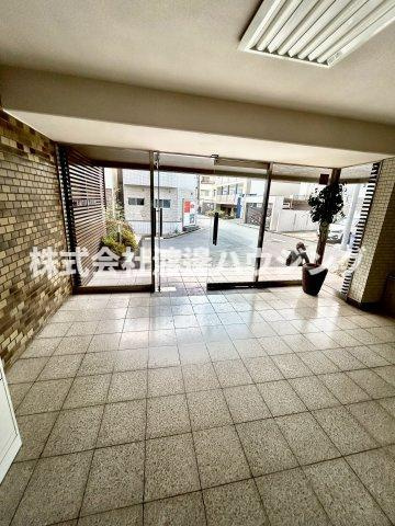 紙谷第2マンションのエントランス