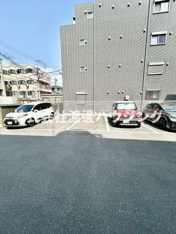紙谷第2マンションの駐車場