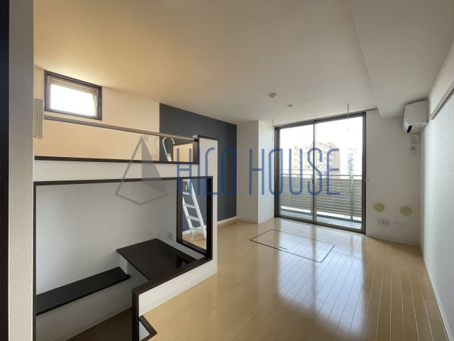 ルネスグランドゥールの居間・リビング