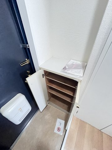 大阪市都島区内代町１丁目の賃貸マンションの玄関