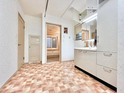 和歌山県海草郡紀美野町 中古戸建の洗面所|洗面所