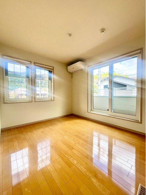 和歌山県海草郡紀美野町 中古戸建の洋室|洋室