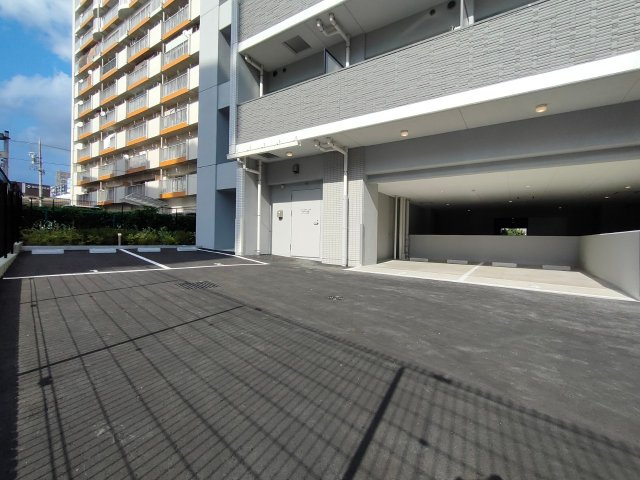 L&Cレジデンス鶴舞公園　名古屋市賃貸　仲介手数料無料の駐車場