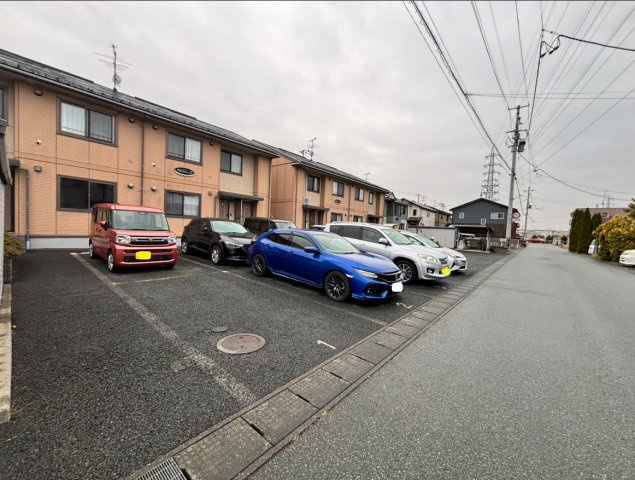 プレインEの駐車場