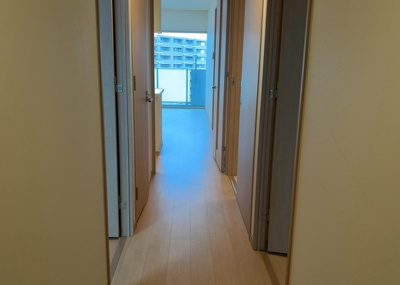 【内装】 | アクシア八王子ピュアマークス | 内装はとにかくおしゃれなものがいい！と選ぶ前に、まず住んだ後のことを想像してみましょう。住んでみたらコンセントの位置が悪くて使いにくいなど出てきます。事前にどの家電をどこに置くか想定しておきましょう。