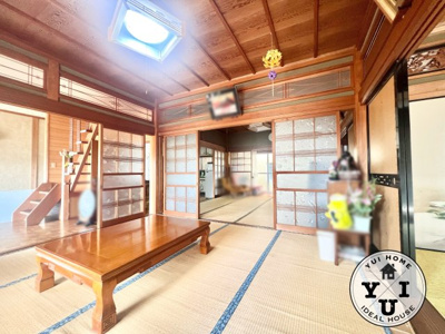 【和室】 | 滋賀県長浜市三田町　中古戸建　作業場・倉庫付き | 部屋数豊富な11DKです。南向きで陽当りが良く、前面に建物がないので開放的な立地です。周辺は緑に囲まれた自然豊かな環境です。