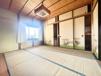 【洋室】 | 滋賀県長浜市三田町　中古戸建　作業場・倉庫付き | 【2階洋室：6帖】和室と繋がっているため、多彩に使える便利な洋室です。