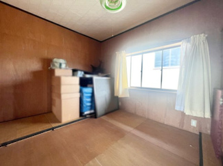 【和室】 | 滋賀県長浜市三田町　中古戸建　作業場・倉庫付き | 【2階和室：6帖】北側の和室はそれぞれ独立しているため、お子様のお部屋や物置としても活用できますね