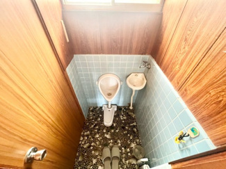 【トイレ】 | 滋賀県長浜市三田町　中古戸建　作業場・倉庫付き | 【男性用トイレ】