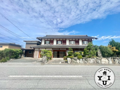 【外観】 | 滋賀県長浜市三田町　中古戸建　作業場・倉庫付き | 敷地面積《約198坪》の広々とした土地です。県道に面しており車での移動も良好、道幅《約8ｍ》で運転が苦手な方も安心です。