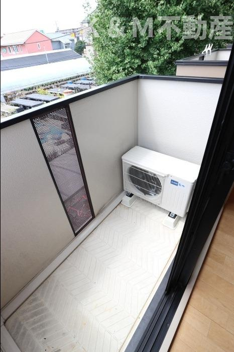 ベルデュールのバルコニー|外からの目が気にならないバルコニーで洗濯物が干せます